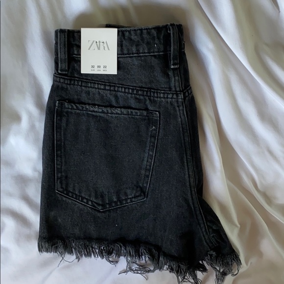 Frayed high rise denim shorts trf - Zara - Picture 2 of 3